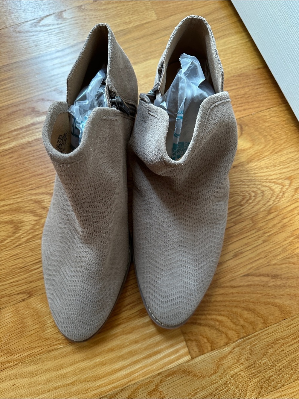 Lucky Brand Tan Suede Ankle Booties size 10; like new suede perforated